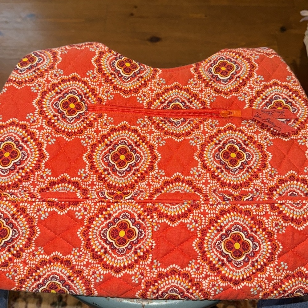 EUC Vintage Vera Bradley paprika medallion print large shoulder bag. - Picture 2 of 9